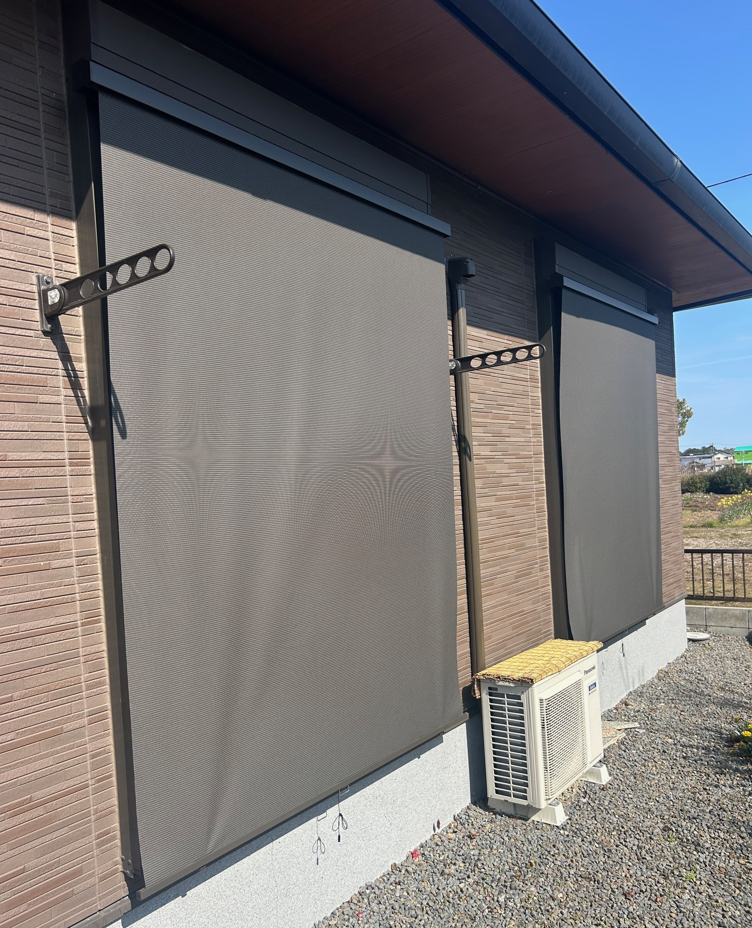 ツルタ建装社の目隠しと風通しを両立！カーテンを開けて過ごせる開放感リフォームの施工後の写真1