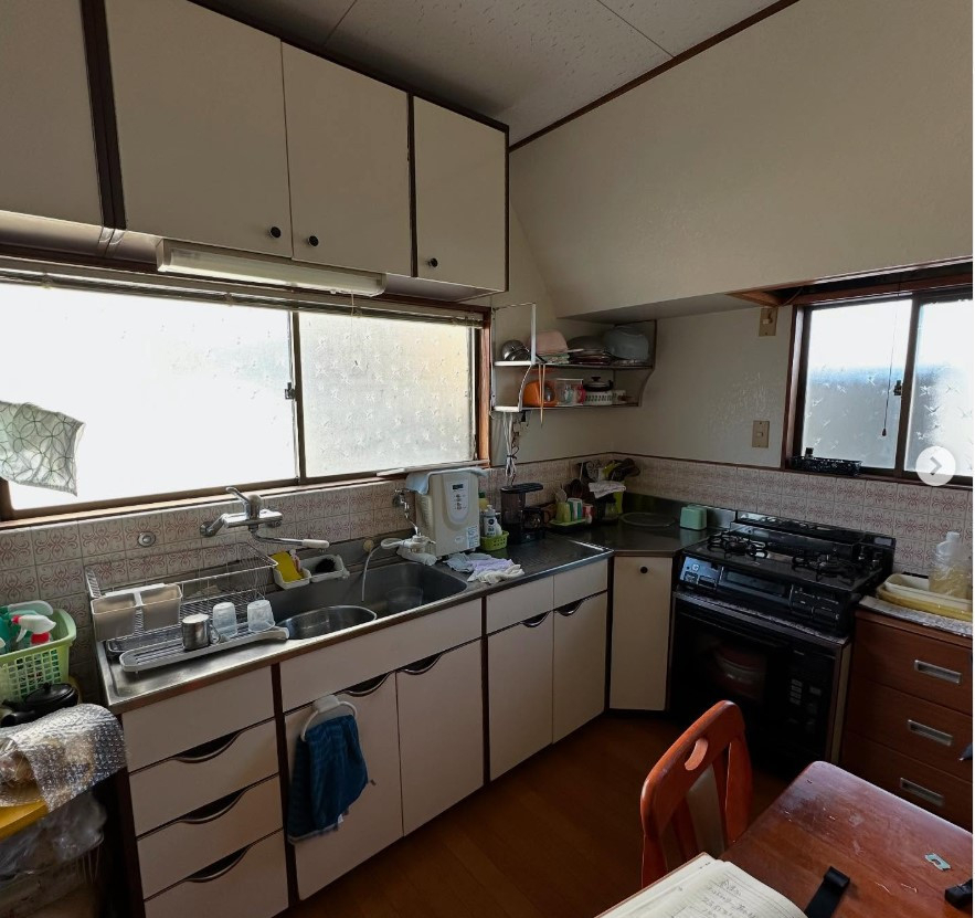 カネイシトーヨー住器のL型キッチン入替工事の施工前の写真1