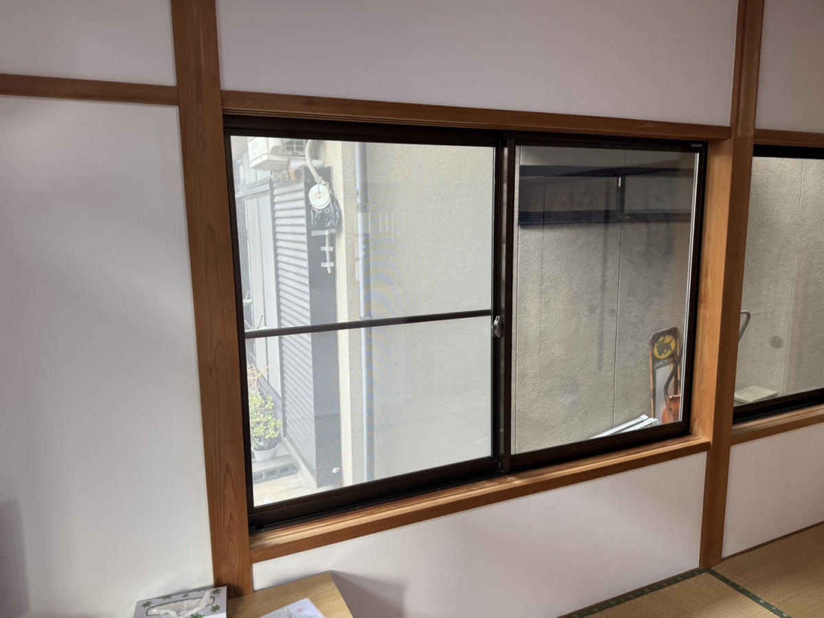 伊勢屋 舞鶴店の🏠《内窓設置＆クロス貼りで快適リフォーム》 ＼お部屋がぐっと快適に！／の施工前の写真1