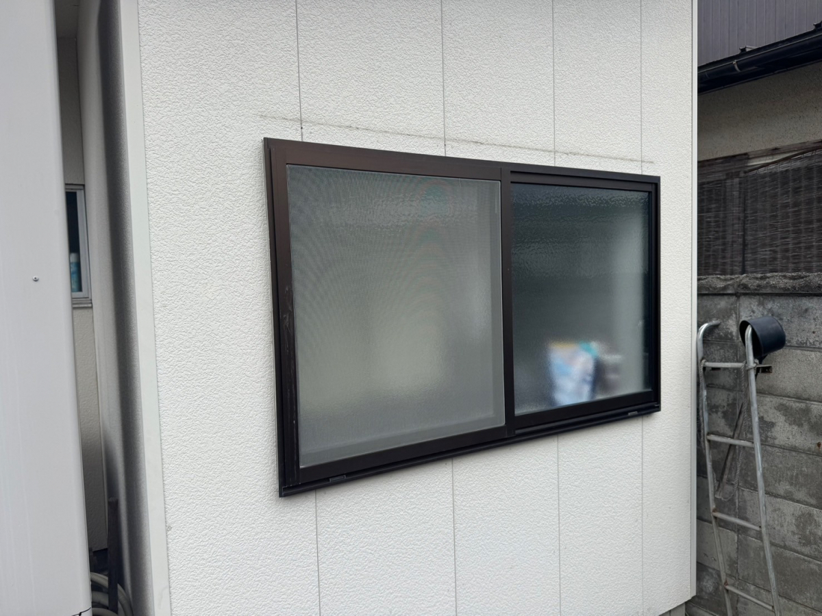 伊勢屋 舞鶴店の🔳《目隠し可動ルーバーで快適＆プライバシー確保》 ＼住まいのお悩み、解決します！／の施工前の写真1