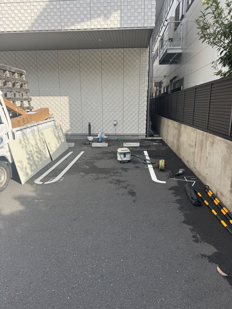 伊勢屋 舞鶴店の🚗《駐車スペースを有効活用！屋根付き物置・駐輪場リフォーム》 ＼雨の日でも安心・便利な新空間！／の施工前の写真1