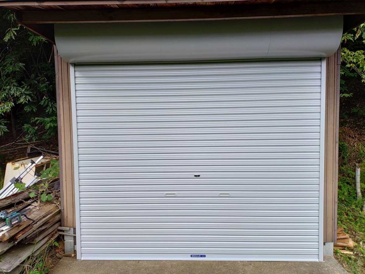 伊勢屋 舞鶴店の🔧《ガレージシャッターをリフォーム！》 ＼高さアップで、もっと使いやすく！／の施工後の写真1