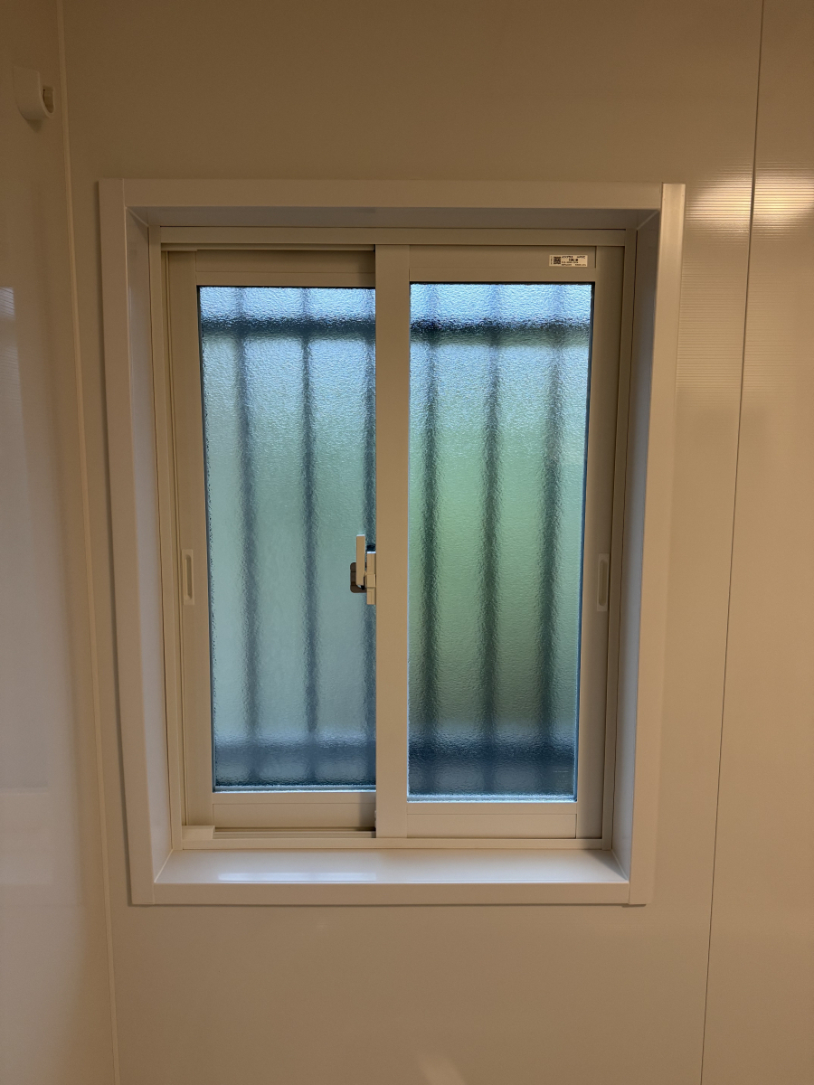 伊勢屋 舞鶴店の🏠《内窓設置で、もっと快適な暮らしへ》 ＼お部屋の断熱パワーアップ！／の施工後の写真1