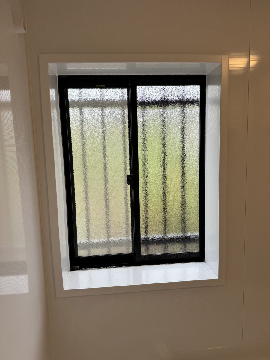 伊勢屋 舞鶴店の🏠《内窓設置で、もっと快適な暮らしへ》 ＼お部屋の断熱パワーアップ！／の施工前の写真1