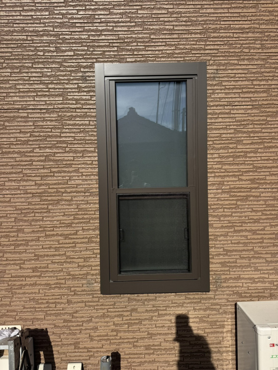 伊勢屋 舞鶴店の🛁《浴室窓の面格子リフォーム事例》 ＼寒さ対策＆すっきり外観を同時に叶えました／の施工後の写真1