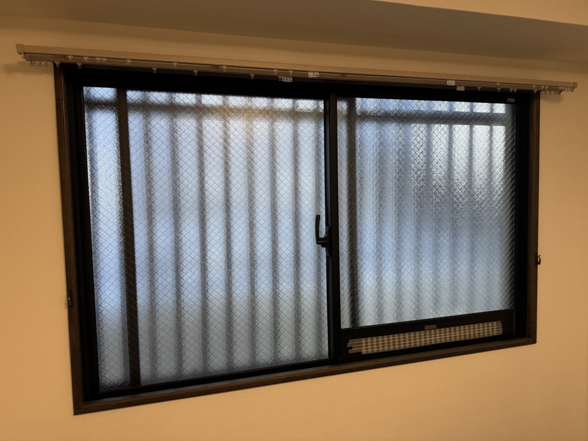 伊勢屋 舞鶴店の🌿《目隠しガラス＋内窓で、心地よいプライバシー空間へ》 ＼視線・寒さ・結露をまとめてケア／の施工前の写真1