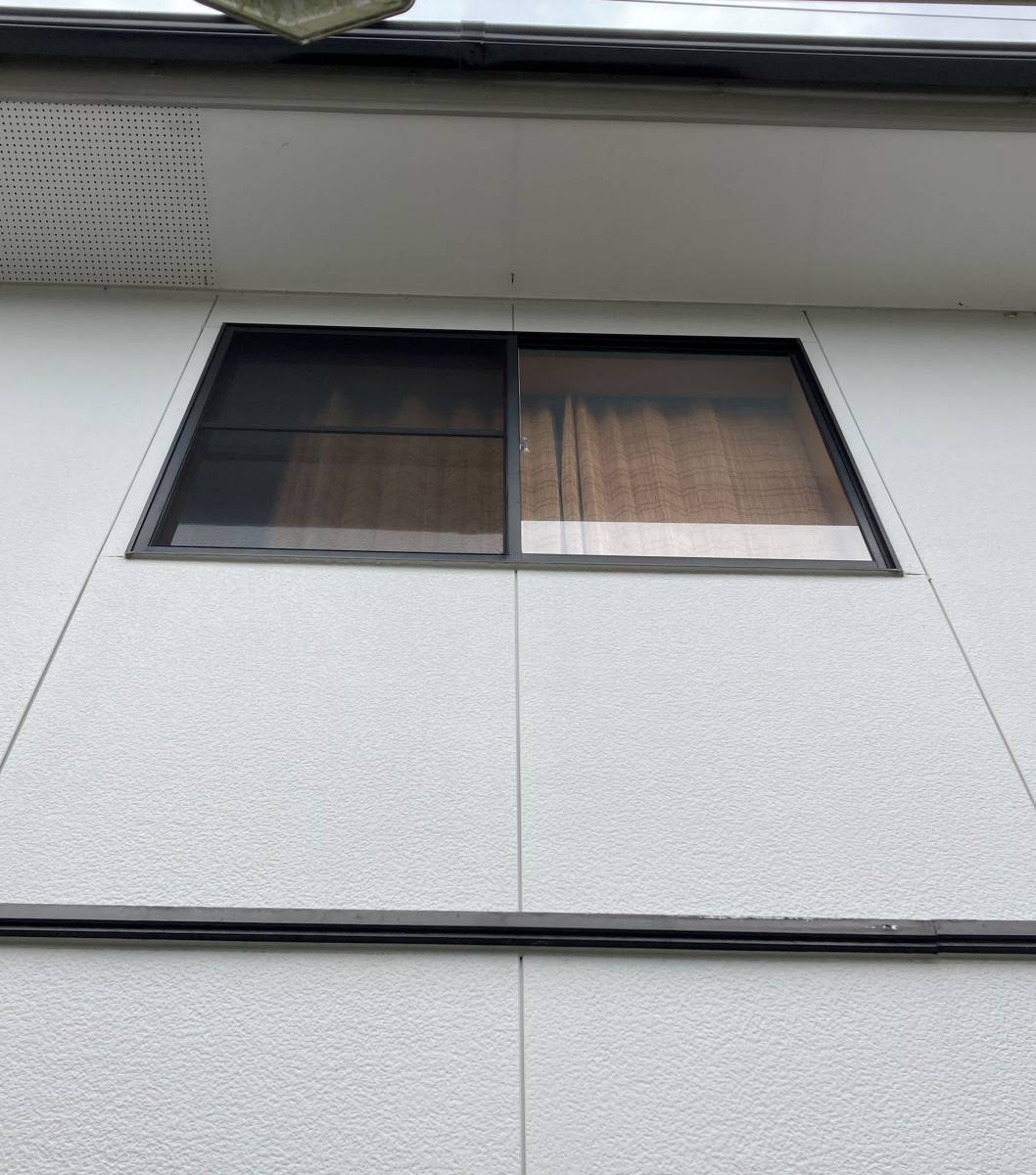 松井トーヨー住建のシャッター取付の施工前の写真2