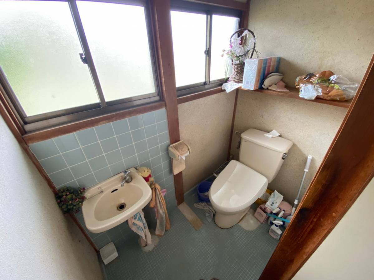 松井トーヨー住建のトイレ交換の施工前の写真1