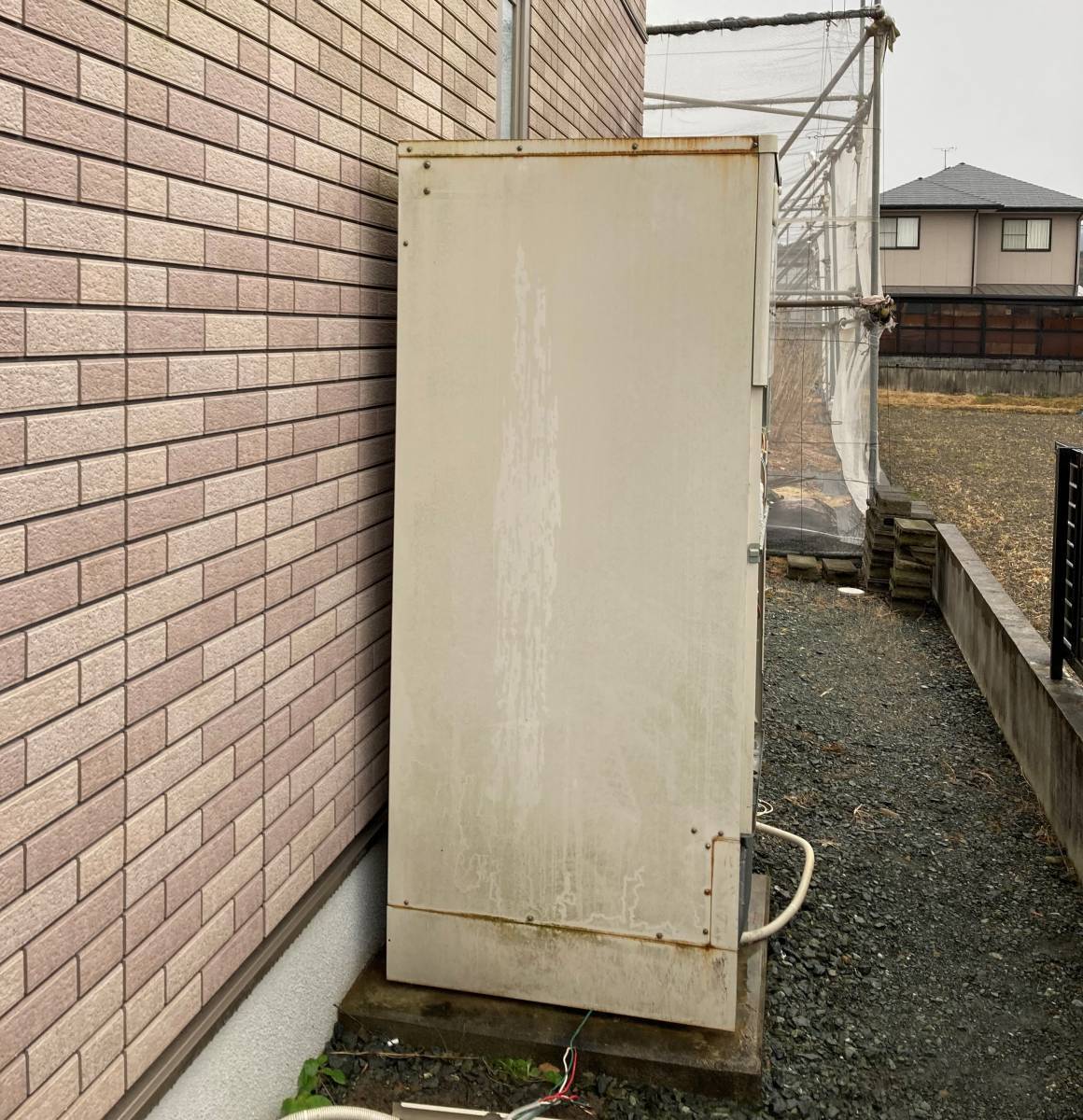 松井トーヨー住建のエコキュート交換の施工前の写真1
