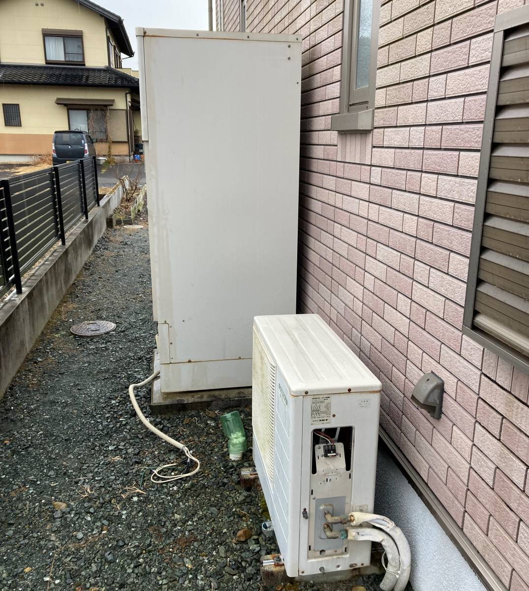 松井トーヨー住建のエコキュート交換の施工前の写真2