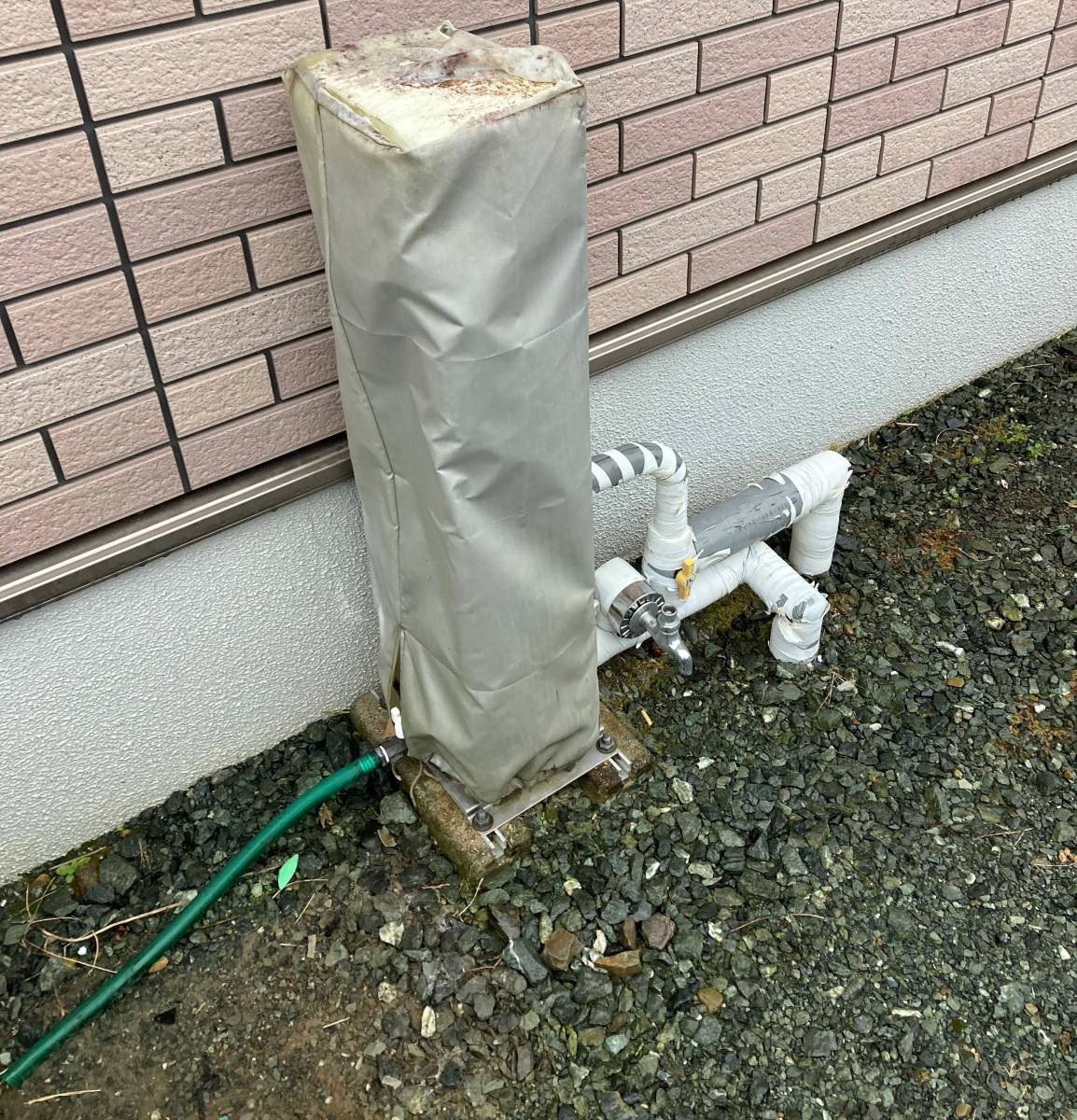 松井トーヨー住建の屋外浄水器撤去の施工前の写真1