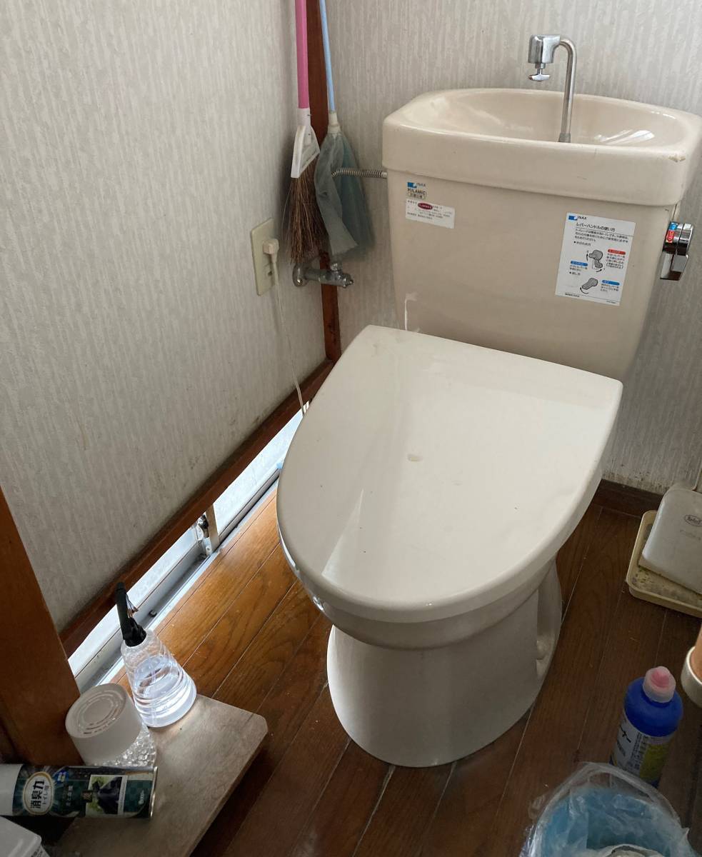 松井トーヨー住建のトイレ交換の施工前の写真1