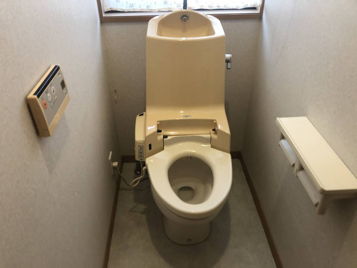 松井トーヨー住建のトイレ交換の施工前の写真1