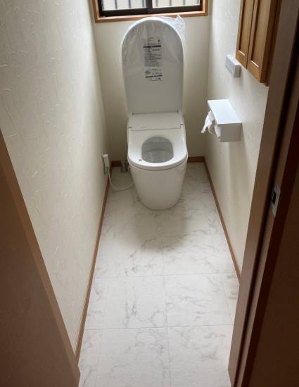 松井トーヨー住建のトイレ交換施工事例写真1