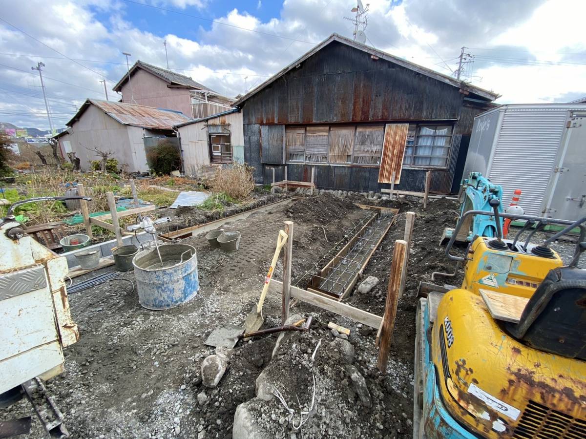 松井トーヨー住建のガレージ取付の施工前の写真2