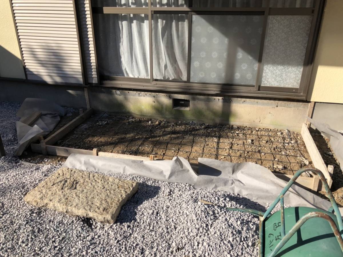 松井トーヨー住建の人工木デッキ取付の施工前の写真1