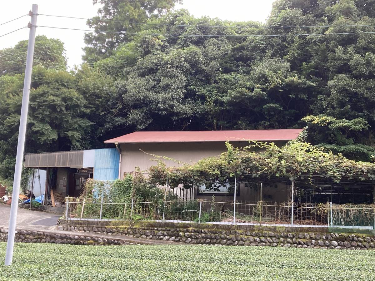 松井トーヨー住建の倉庫屋根塗装の施工後の写真1