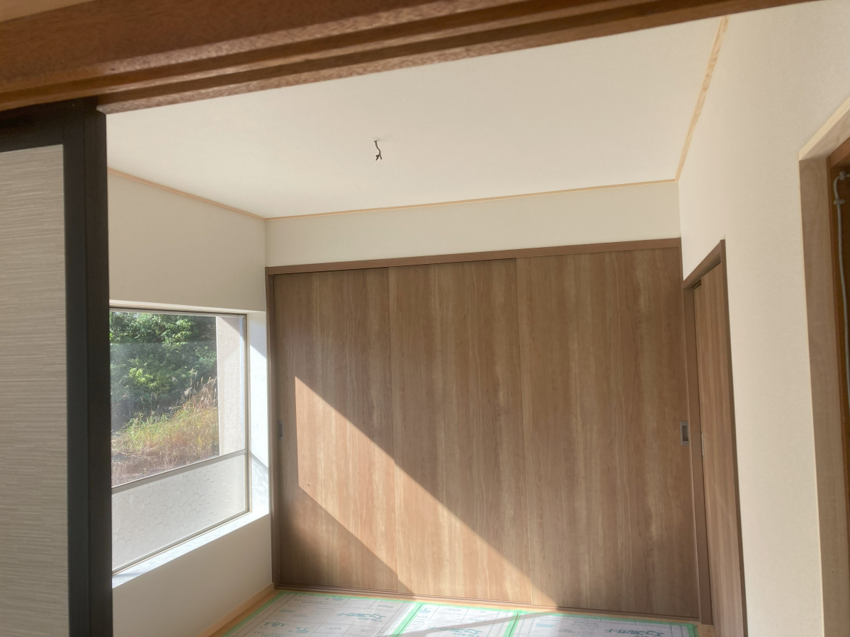 松井トーヨー住建の６畳間内装改修工事の施工後の写真1