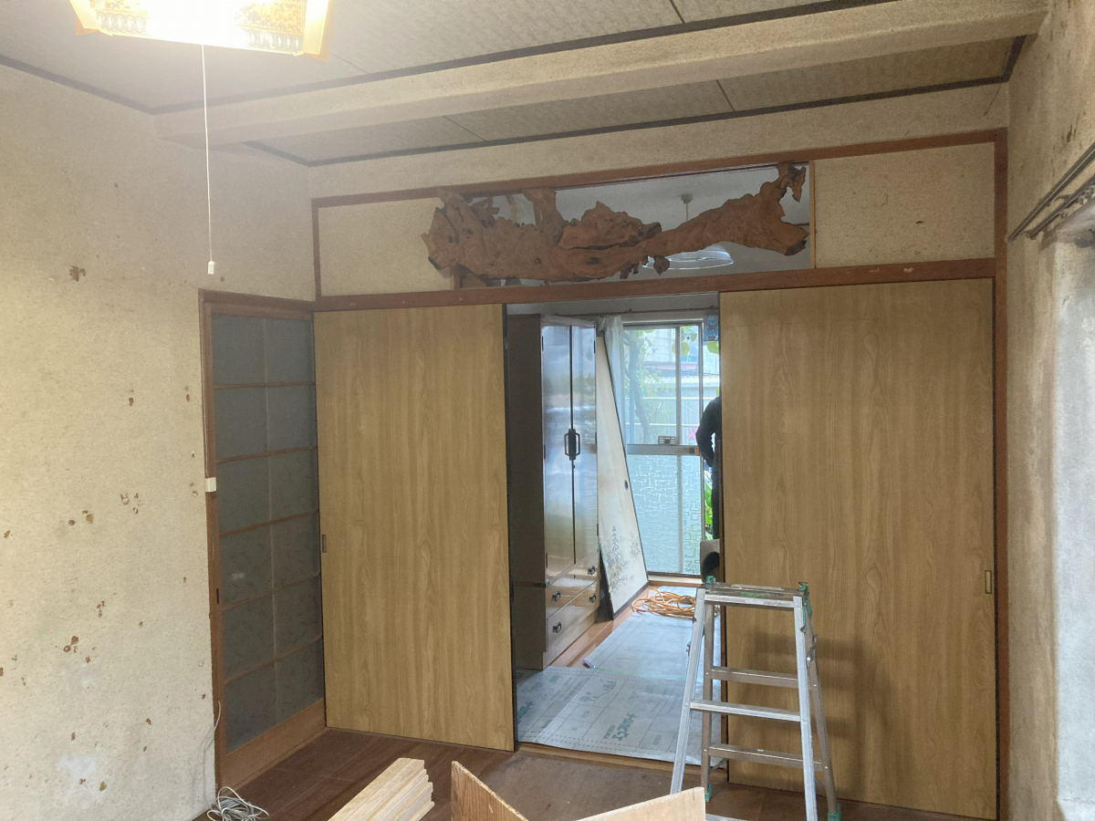 松井トーヨー住建の６畳間内装改修工事の施工前の写真2