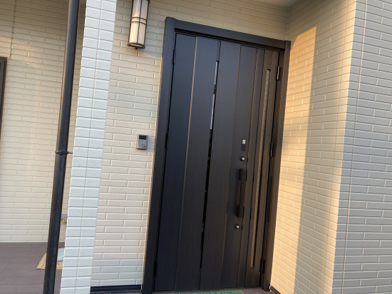 松井トーヨー住建の玄関リフォーム　”リシェント”施工事例写真1