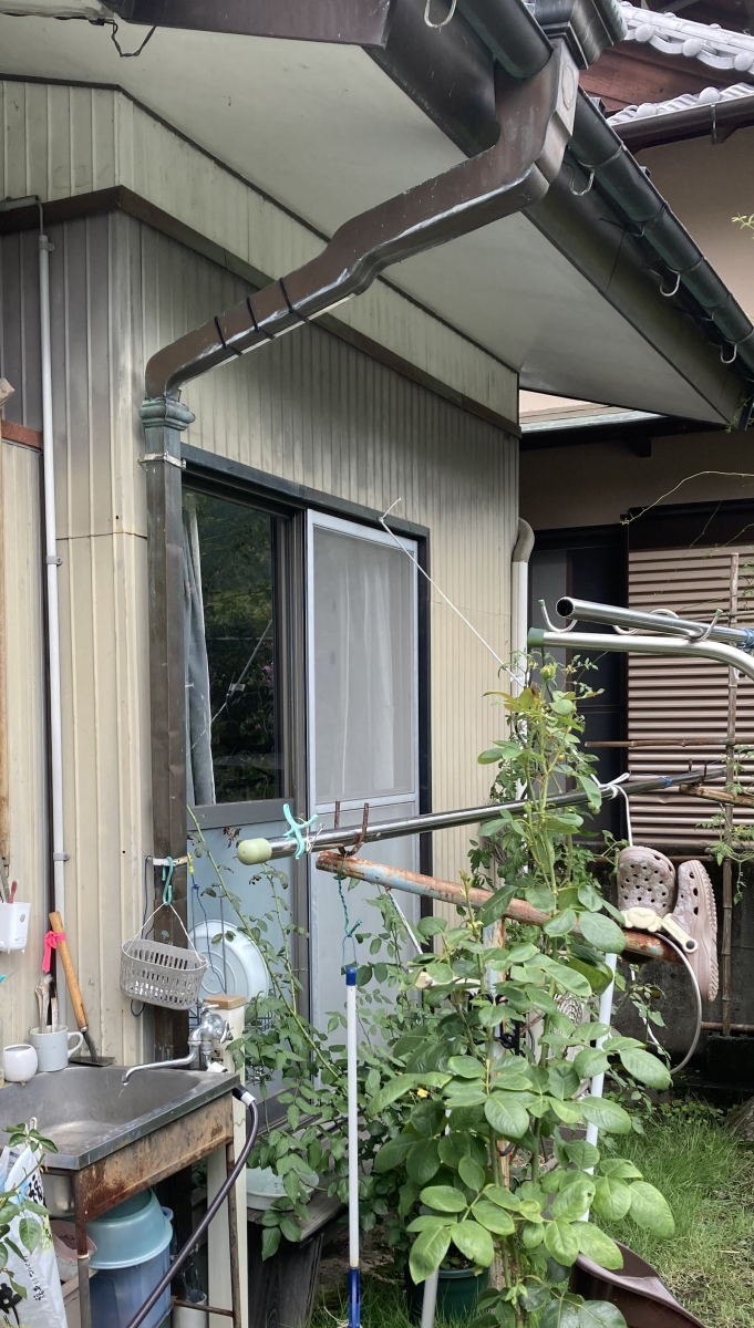 松井トーヨー住建のリフォームシャッター取付の施工前の写真1