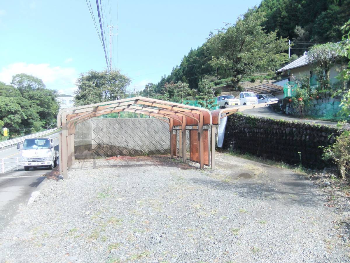 松井トーヨー住建のカーポート撤去・取付の施工前の写真1