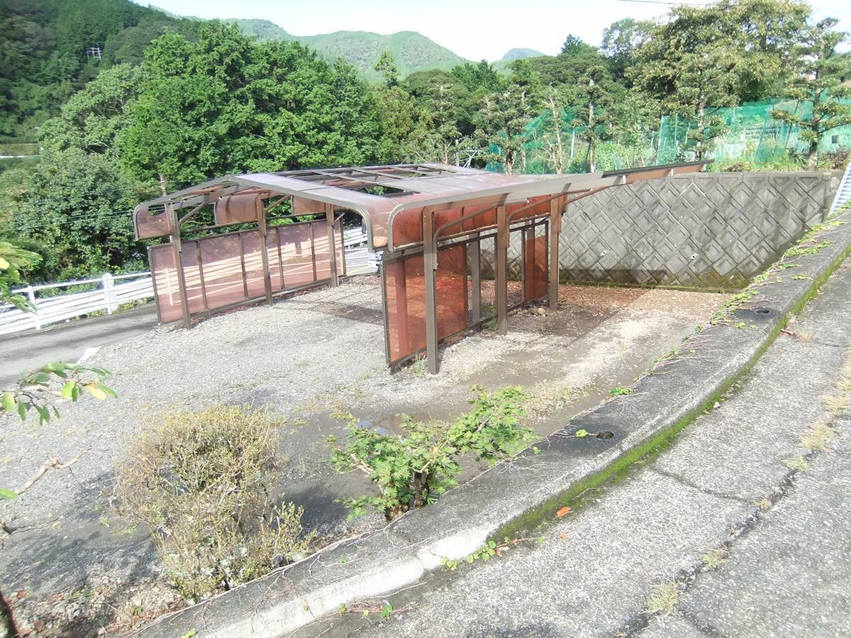 松井トーヨー住建のカーポート撤去・取付の施工前の写真2