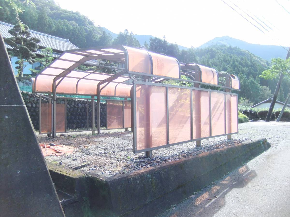 松井トーヨー住建のカーポート撤去・取付の施工前の写真3