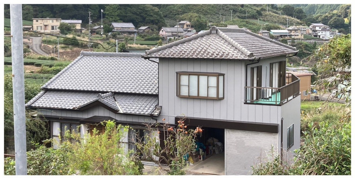松井トーヨー住建の✨住宅外壁塗装✨　　住宅を数十年ぶりに化粧しました💖の施工後の写真2