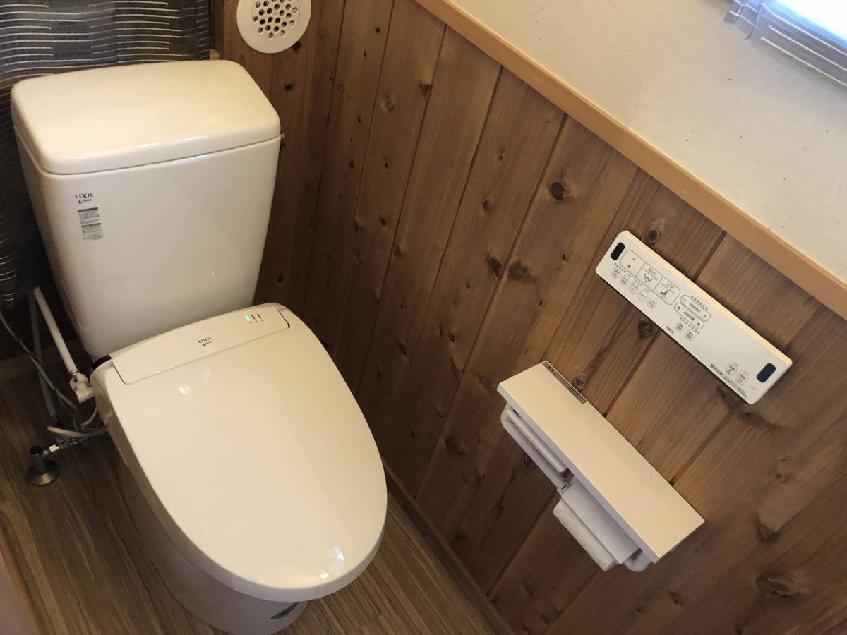 松井トーヨー住建のシャワートイレ交換の施工後の写真1