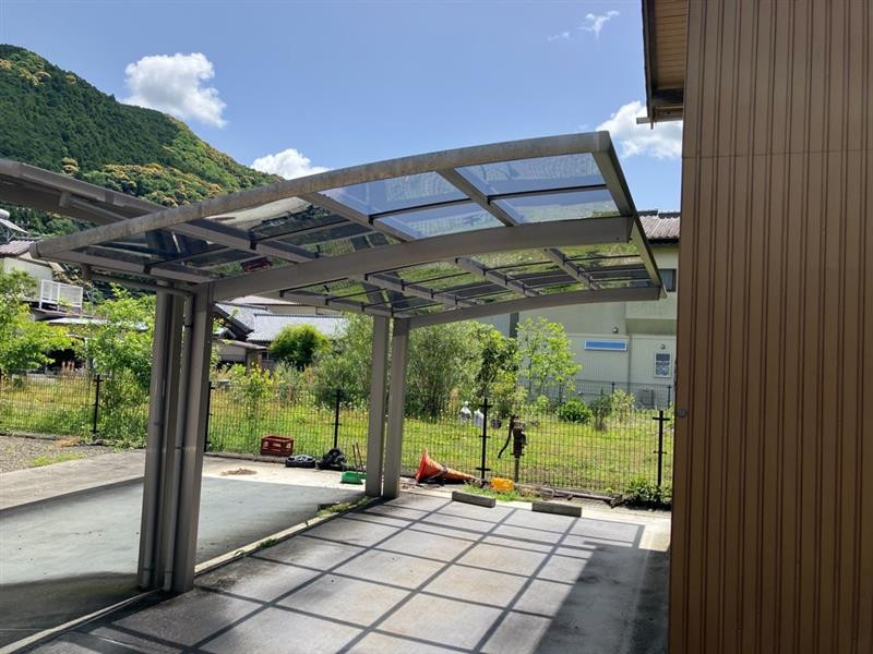 松井トーヨー住建のカーポート屋根材交換の施工後の写真1