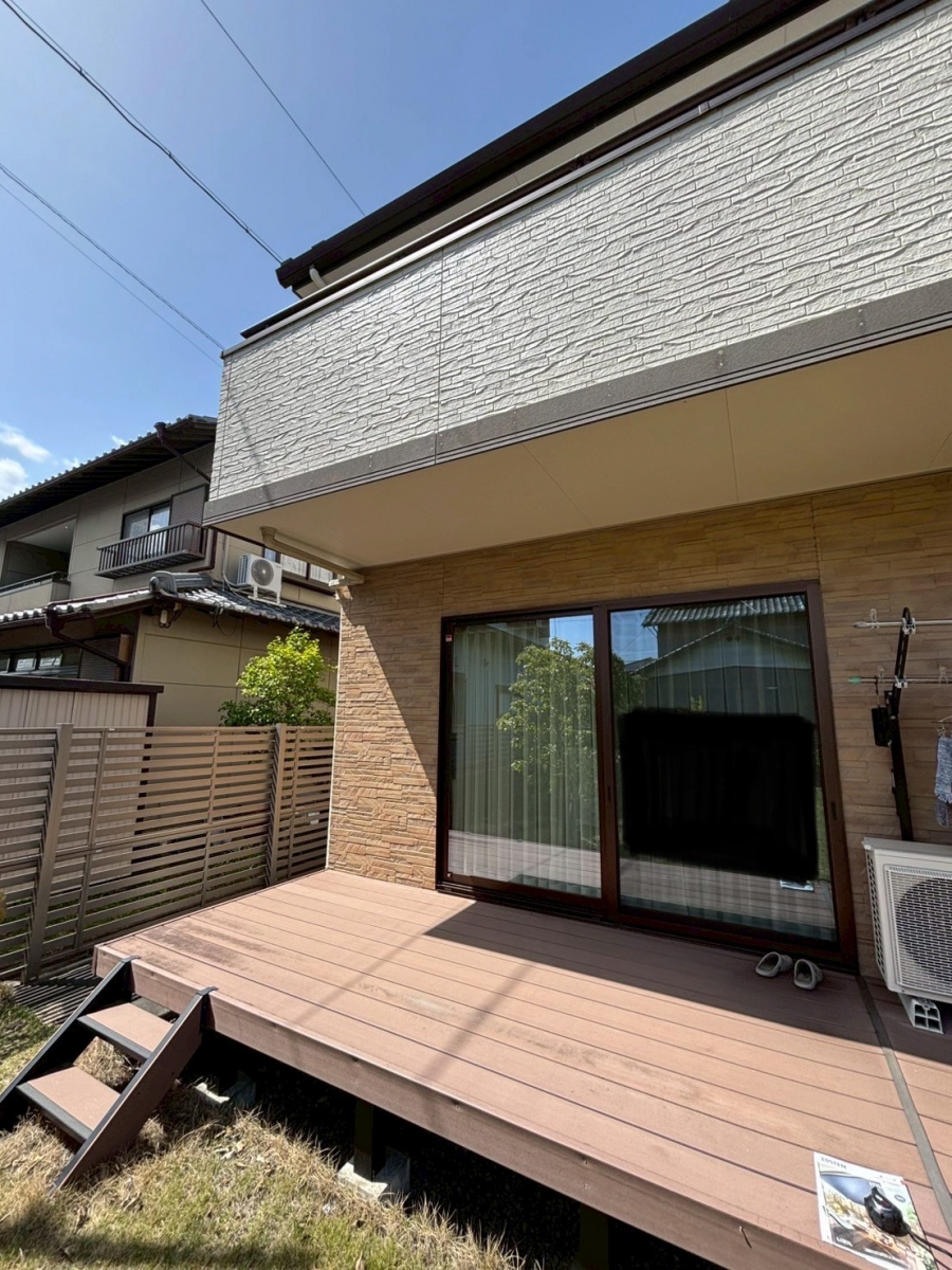 松井トーヨー住建の真夏の日差しをやっつけました♪ リビングで猫ちゃんもスヤスヤです zzz~ (^^♪の施工前の写真1