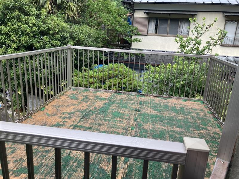 松井トーヨー住建の人工芝で快適に!の施工前の写真1