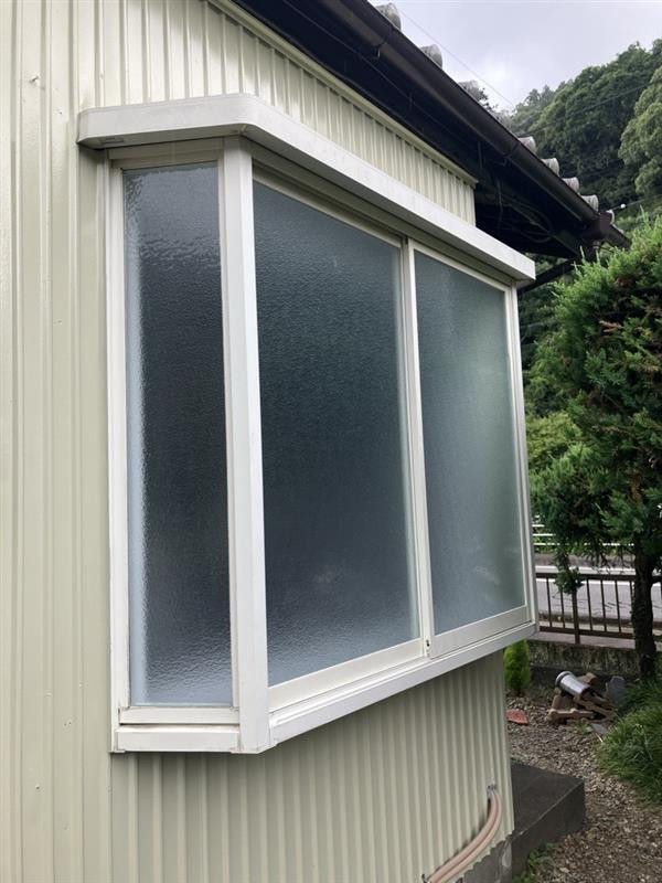 松井トーヨー住建の目隠しセキュリティフィルターで「防犯」「採光」「視線が気になる」を全て解決！！の施工前の写真1