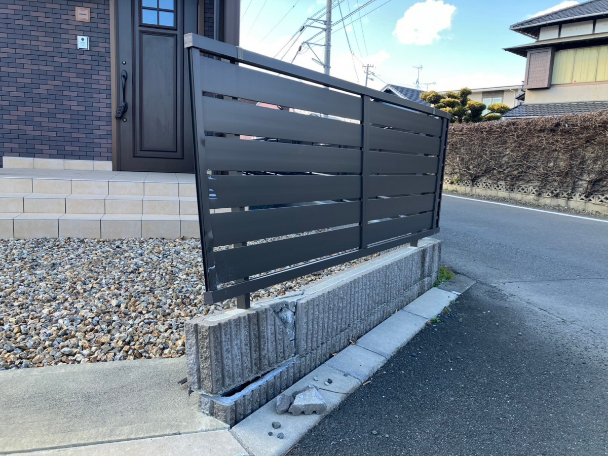 松井トーヨー住建のブロックとフェンスを修復させていただきました ('ω')ノの施工前の写真2