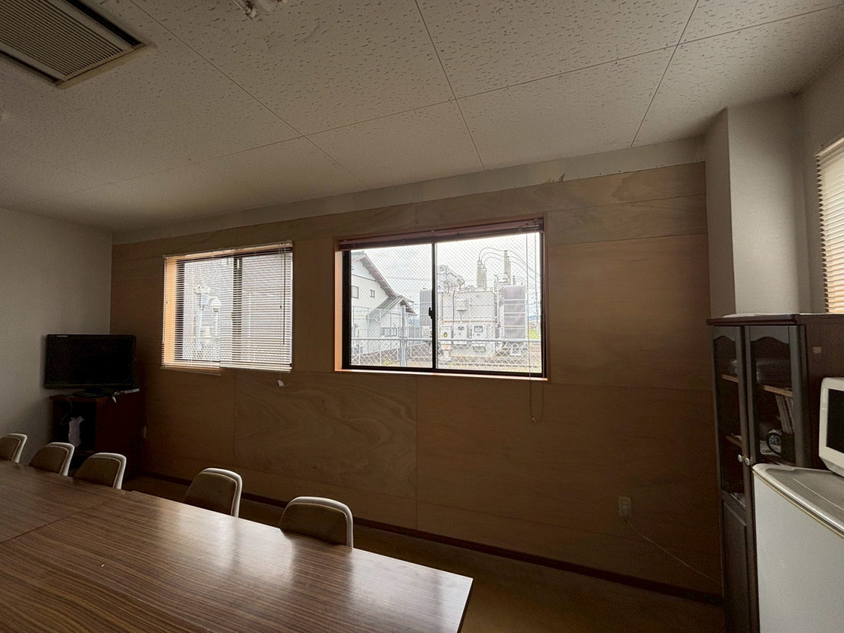 松井トーヨー住建の鉄骨造の事務所の壁を修復しました(^^♪の施工後の写真1