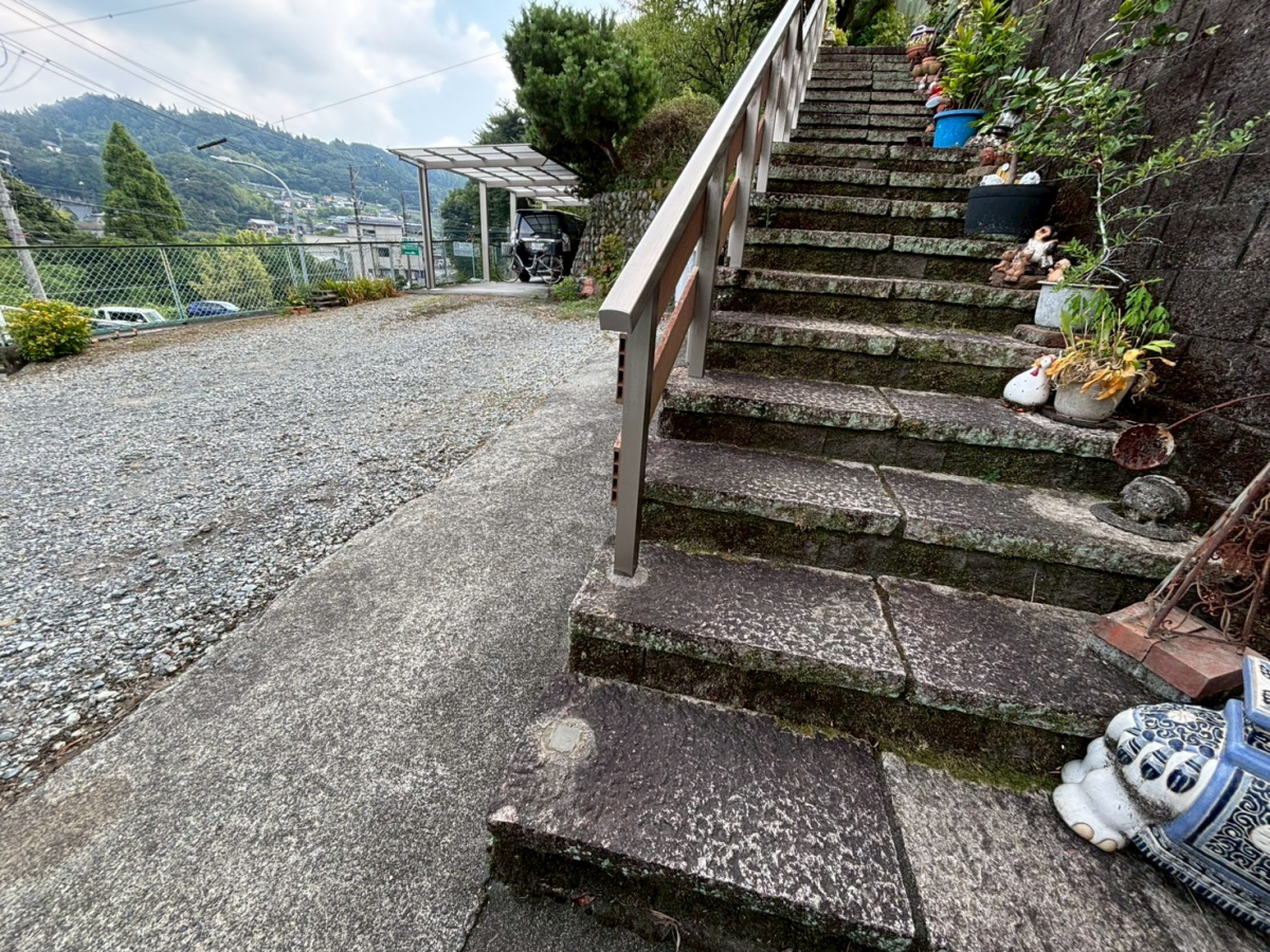 松井トーヨー住建のほんのちょっとだけ(;'∀') / 曲がってしまった手摺りを修復しました(*'ω'*)の施工後の写真2