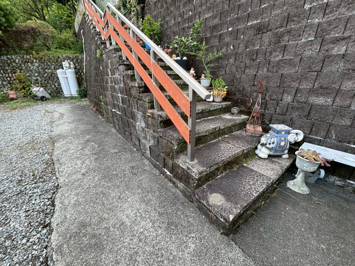 松井トーヨー住建のほんのちょっとだけ(;'∀') / 曲がってしまった手摺りを修復しました(*'ω'*)の施工後の写真3