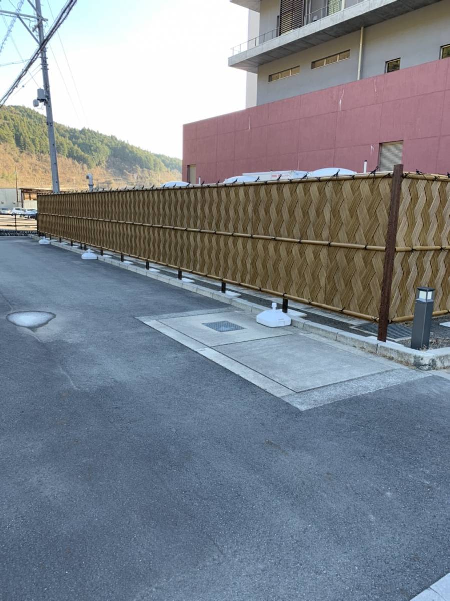 松井トーヨー住建の竹垣風フェンス取付の施工後の写真2