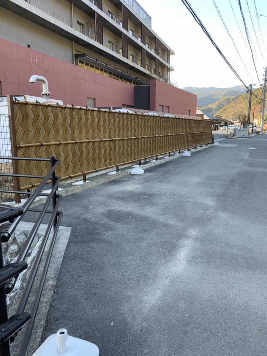松井トーヨー住建の竹垣風フェンス取付の施工後の写真3