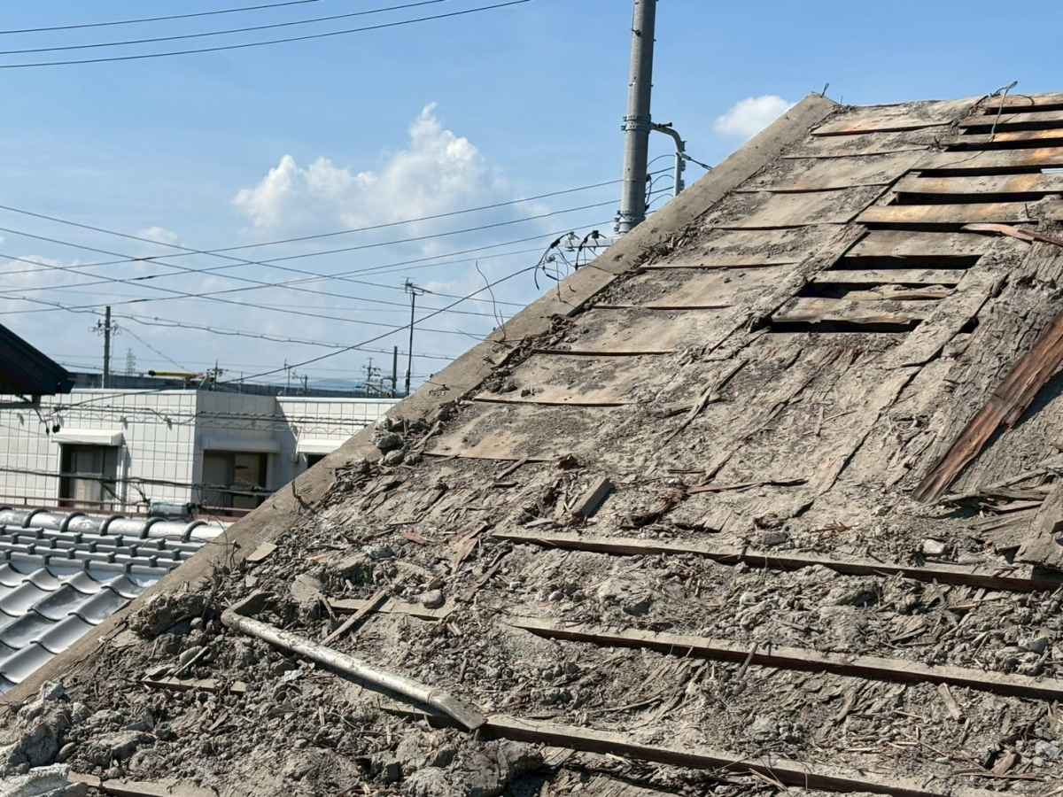 松井トーヨー住建の瓦を外して、ガルバリウムに軽量化プロジェクト('ω')ノの施工後の写真3