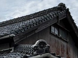 松井トーヨー住建の瓦を外して、ガルバリウムに軽量化プロジェクト('ω')ノの施工前の写真1