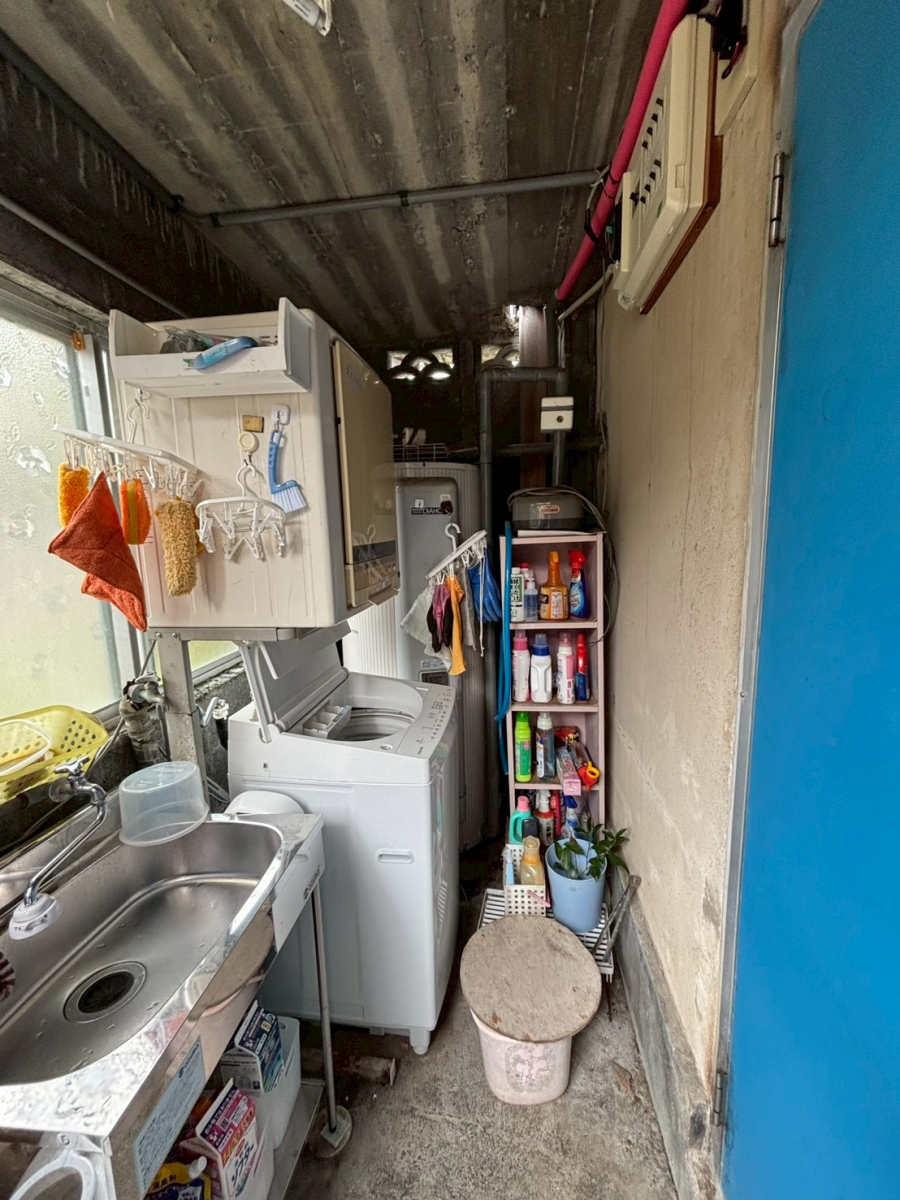 松井トーヨー住建の電気温水器を交換しました(^^♪の施工前の写真1