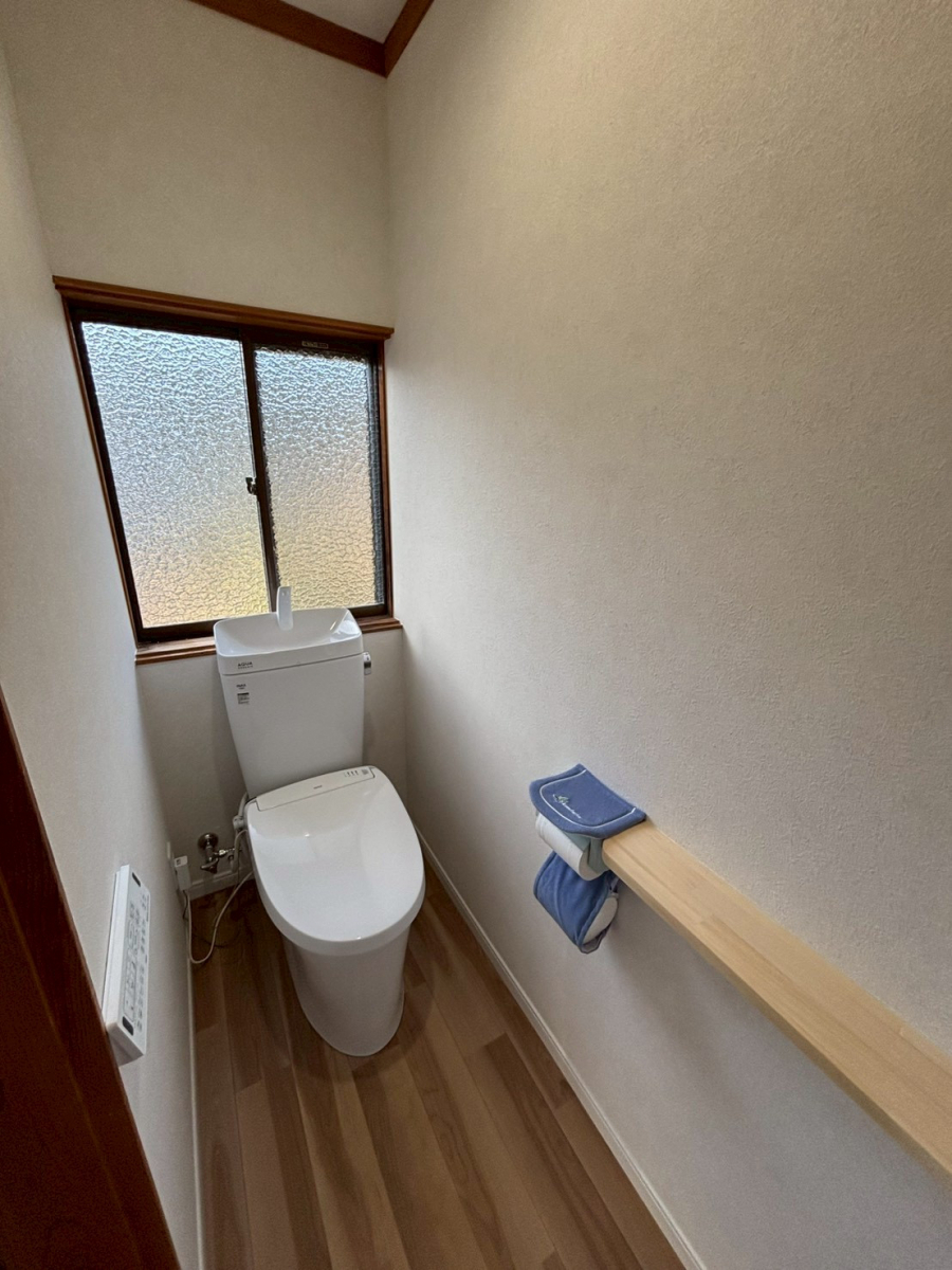 松井トーヨー住建の２階のトイレ室をリフォームしました(^^♪の施工後の写真1