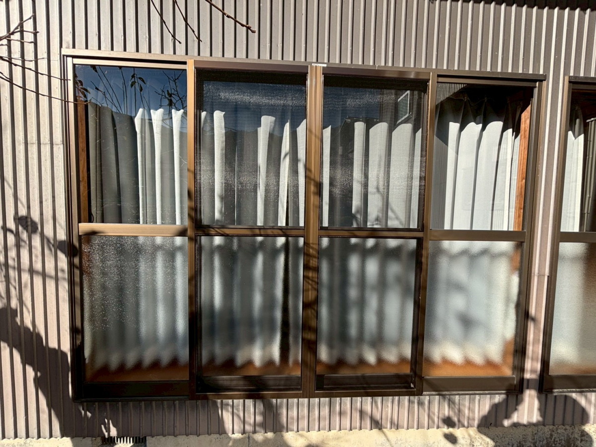 松井トーヨー住建の年末大掃除に向けて網戸の網、交換です(^^)vの施工後の写真1