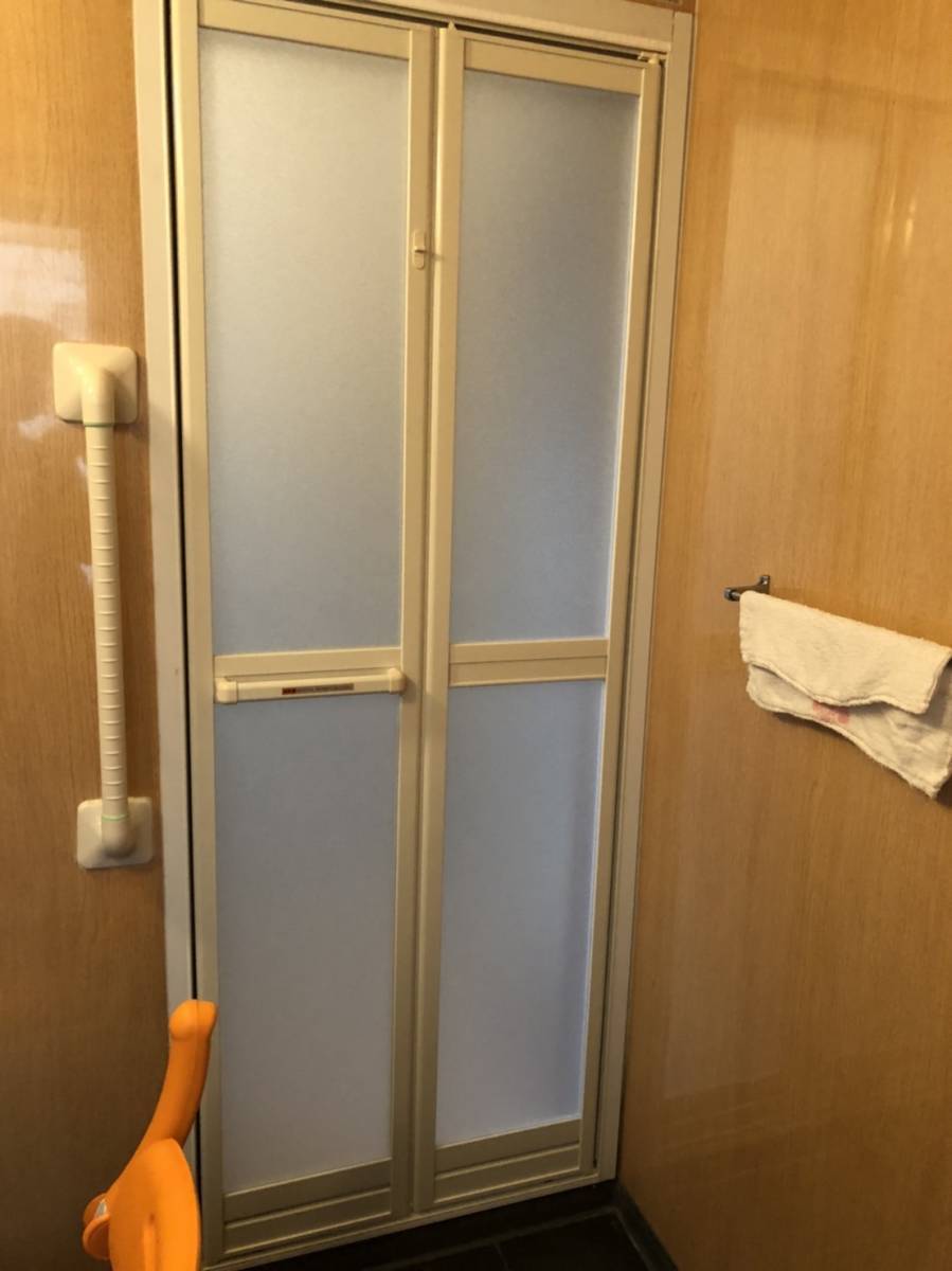 松井トーヨー住建の浴室折戸交換の施工後の写真2