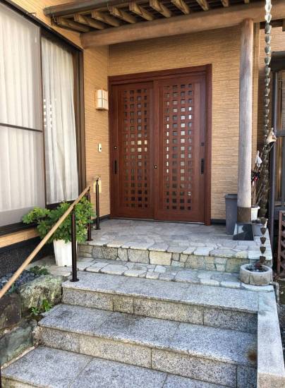 松井トーヨー住建の玄関リシェント施工事例写真1