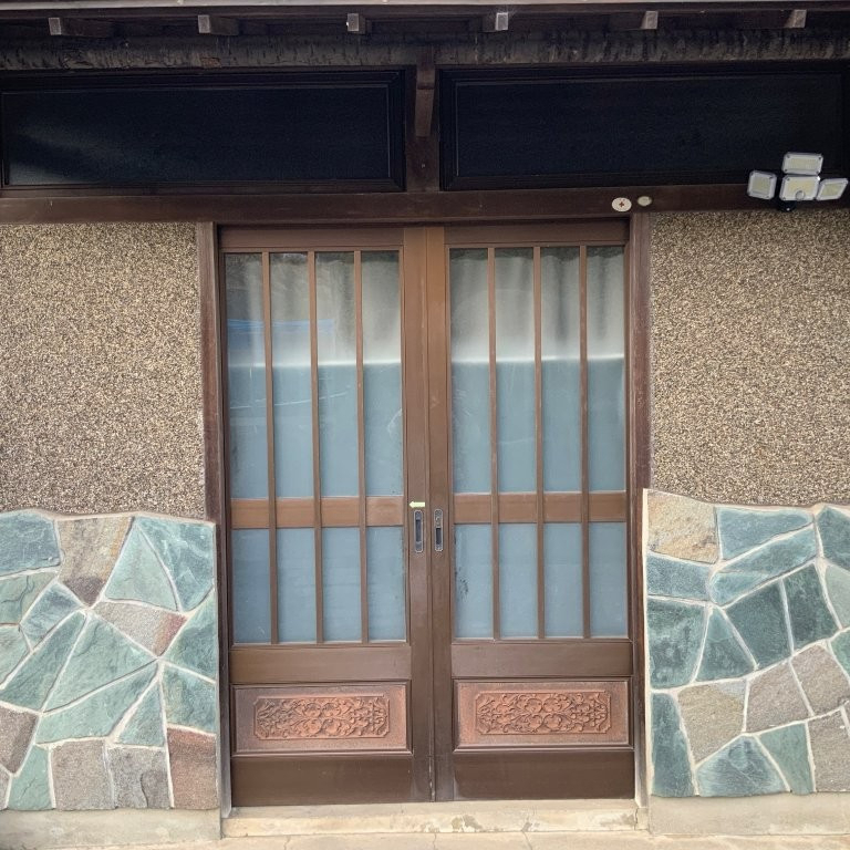 藤野トーヨー住器 富津中央の『千葉県富津市』オーダー玄関引戸交換工事の施工前の写真1
