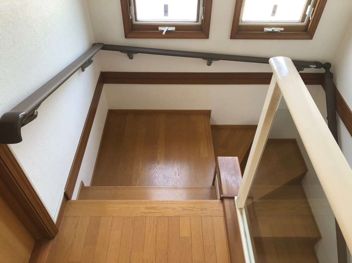藤野トーヨー住器 富津中央の『千葉県市原市』室内階段手すり設置工事の施工後の写真2