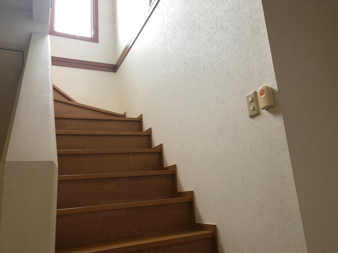 藤野トーヨー住器 富津中央の『千葉県市原市』室内階段手すり設置工事の施工前の写真1